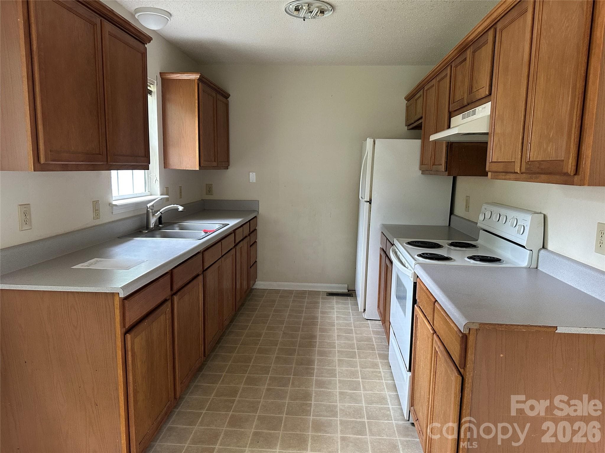 Single Family Residence at Newton, photo 2 of 14