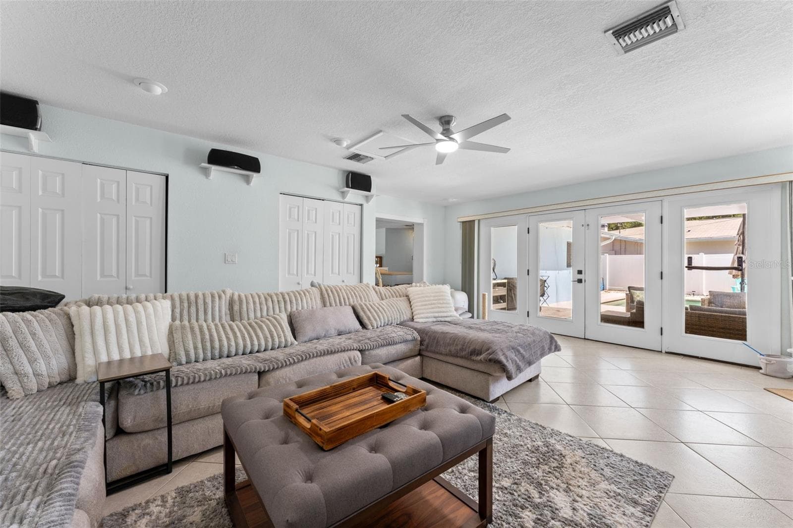 Extra large family room with french doors to pool - 2833 56TH LN N, ST PETERSBURG