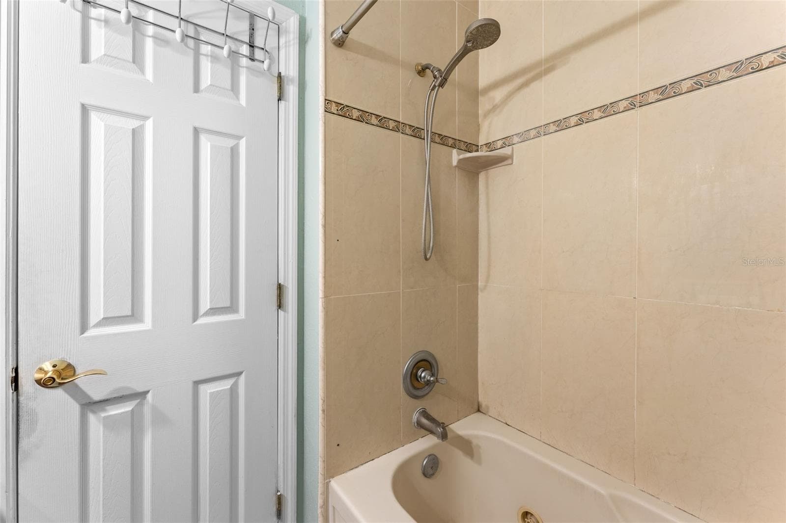 Primary bath - 2833 56TH LN N, ST PETERSBURG