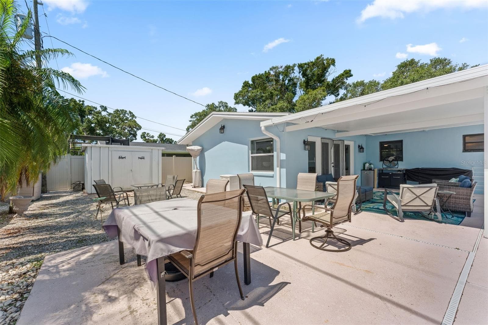 Ample entertaining areas - 2833 56TH LN N, ST PETERSBURG