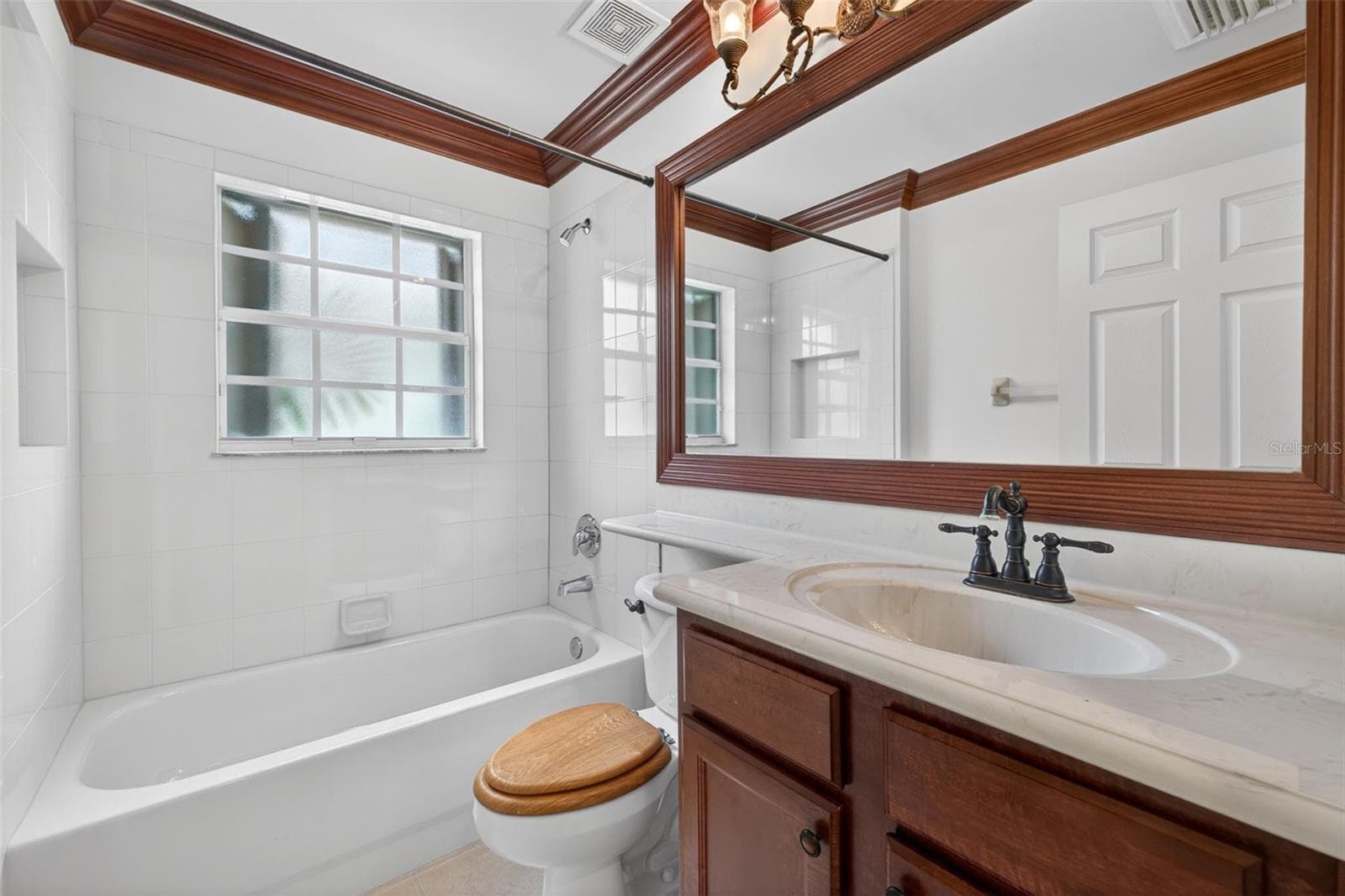 Guest Bathroom - 1574 WINDAMERE LN, NAPLES