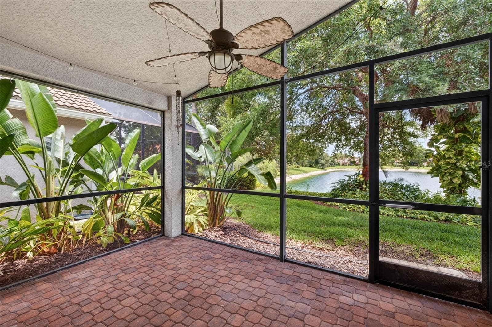 Lanai - 1574 WINDAMERE LN, NAPLES