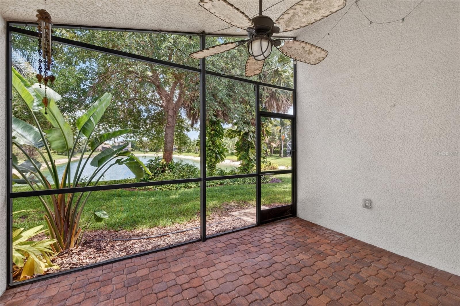 Lanai - 1574 WINDAMERE LN, NAPLES