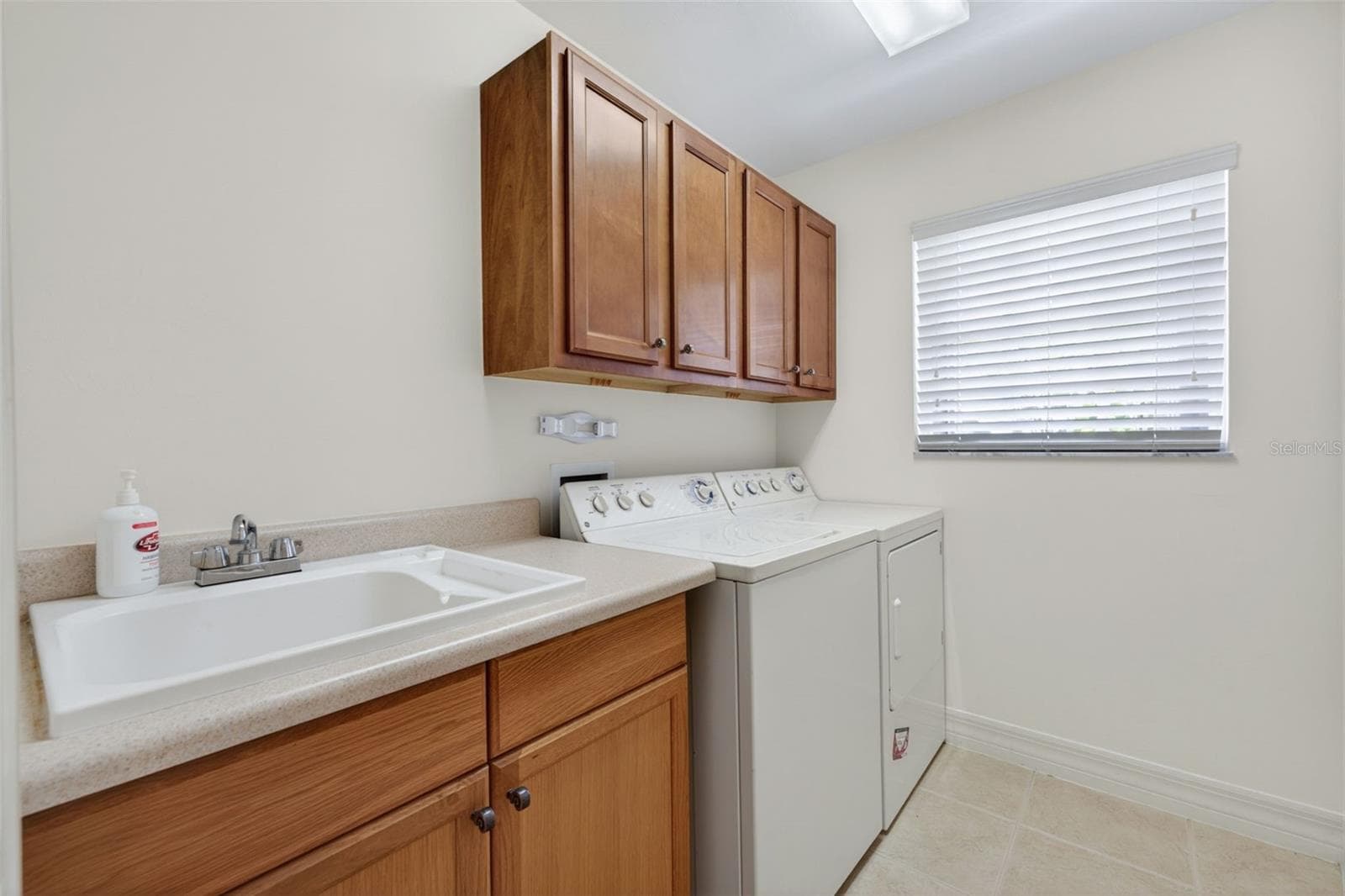 Laundry Room - 1574 WINDAMERE LN, NAPLES