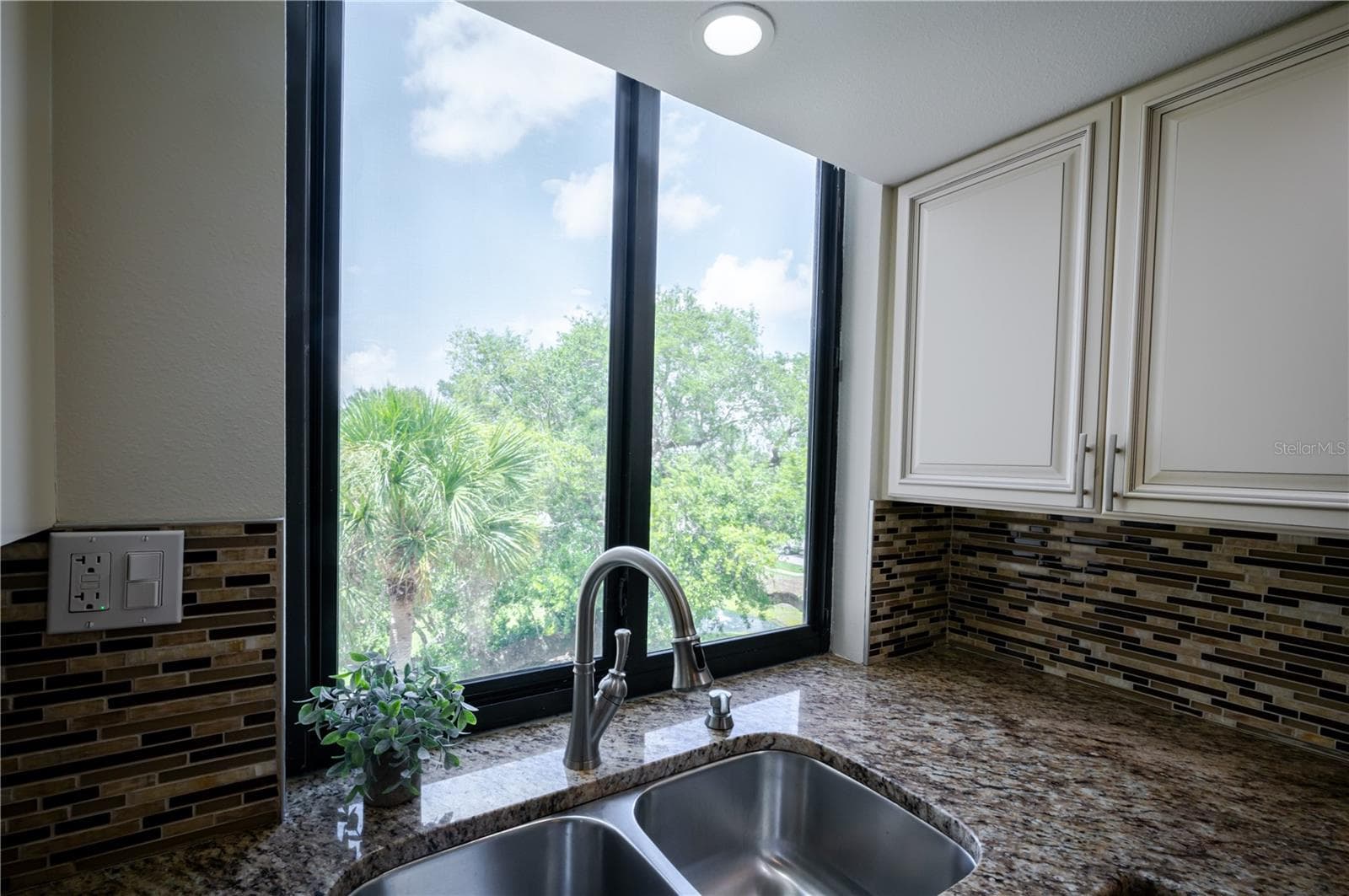 Condominium at 6267 MIDNIGHT PASS RD #306, SARASOTA, photo 15 of 86