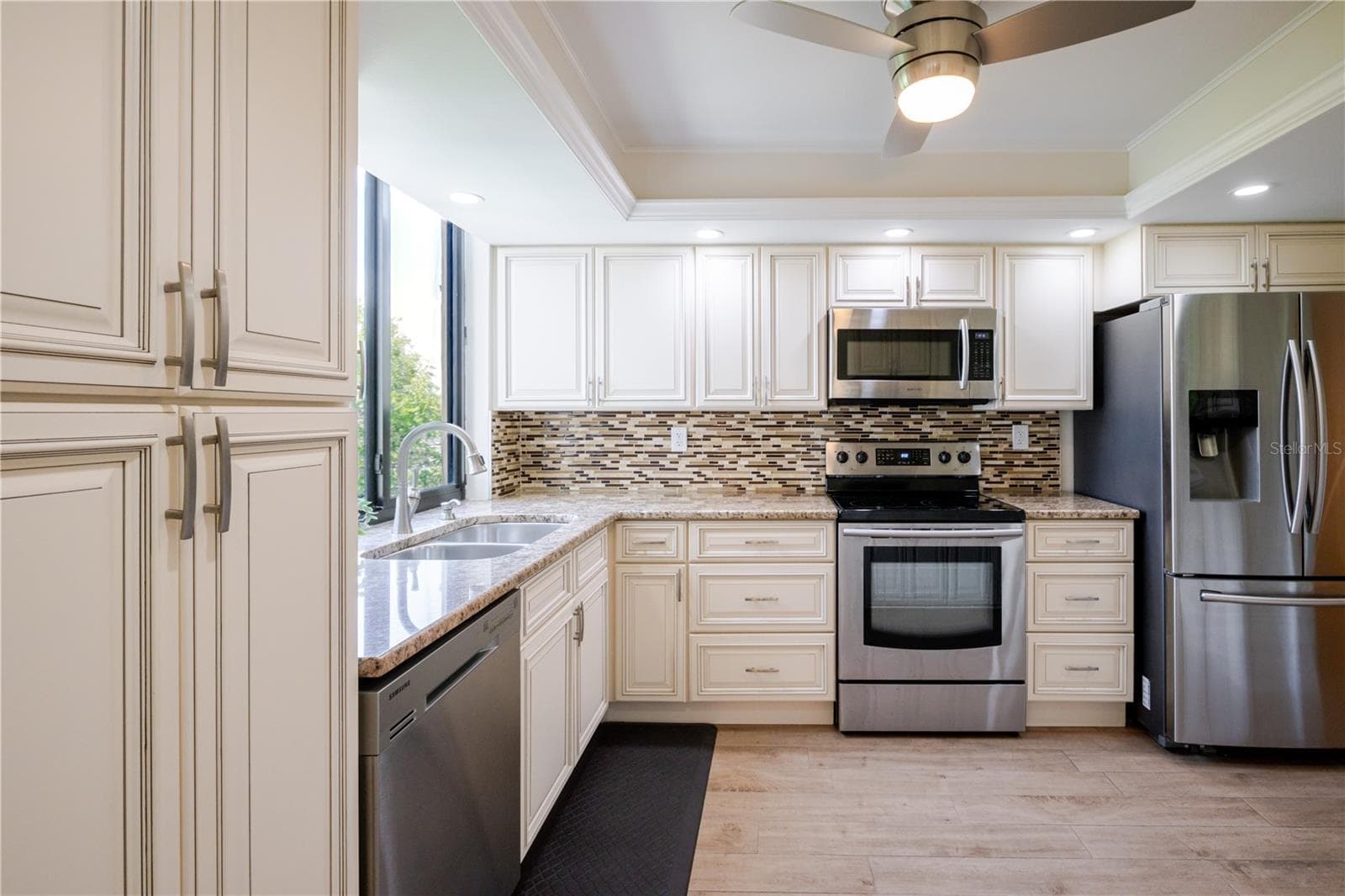 Condominium at 6267 MIDNIGHT PASS RD #306, SARASOTA, photo 16 of 86