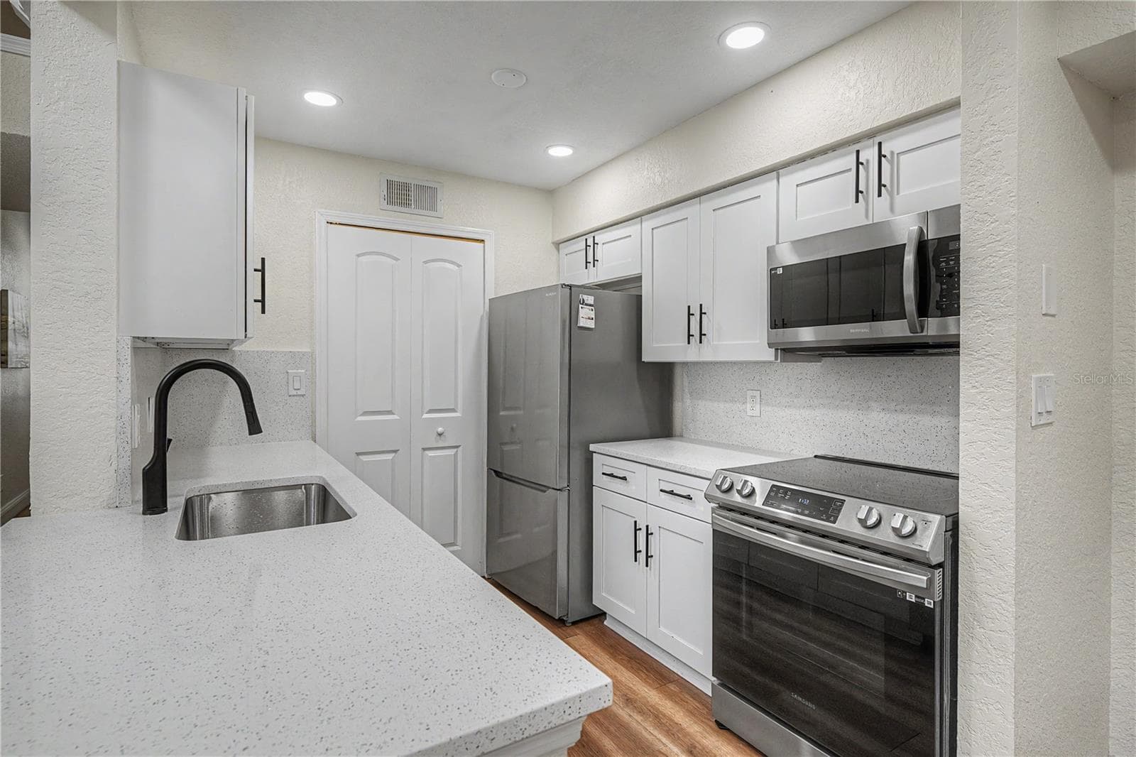 Condominium at 3266 HAVILAND CT #303, PALM HARBOR, photo 14 of 62