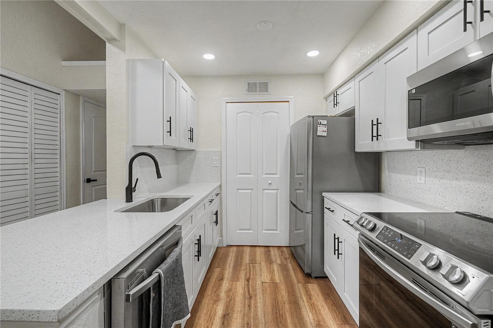 Condominium at 3266 HAVILAND CT #303, PALM HARBOR, photo 16 of 62
