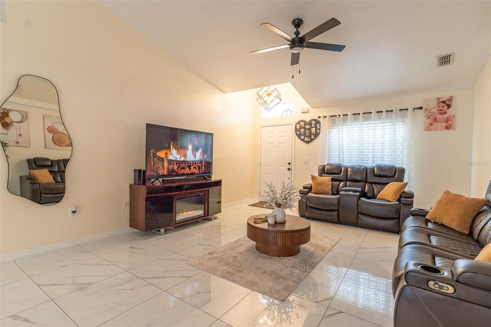 Single Family Residence at 930 HICKS RD, LAKELAND, photo 6 of 22