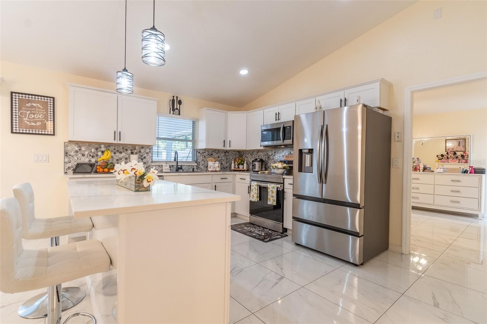Single Family Residence at 930 HICKS RD, LAKELAND, photo 8 of 22