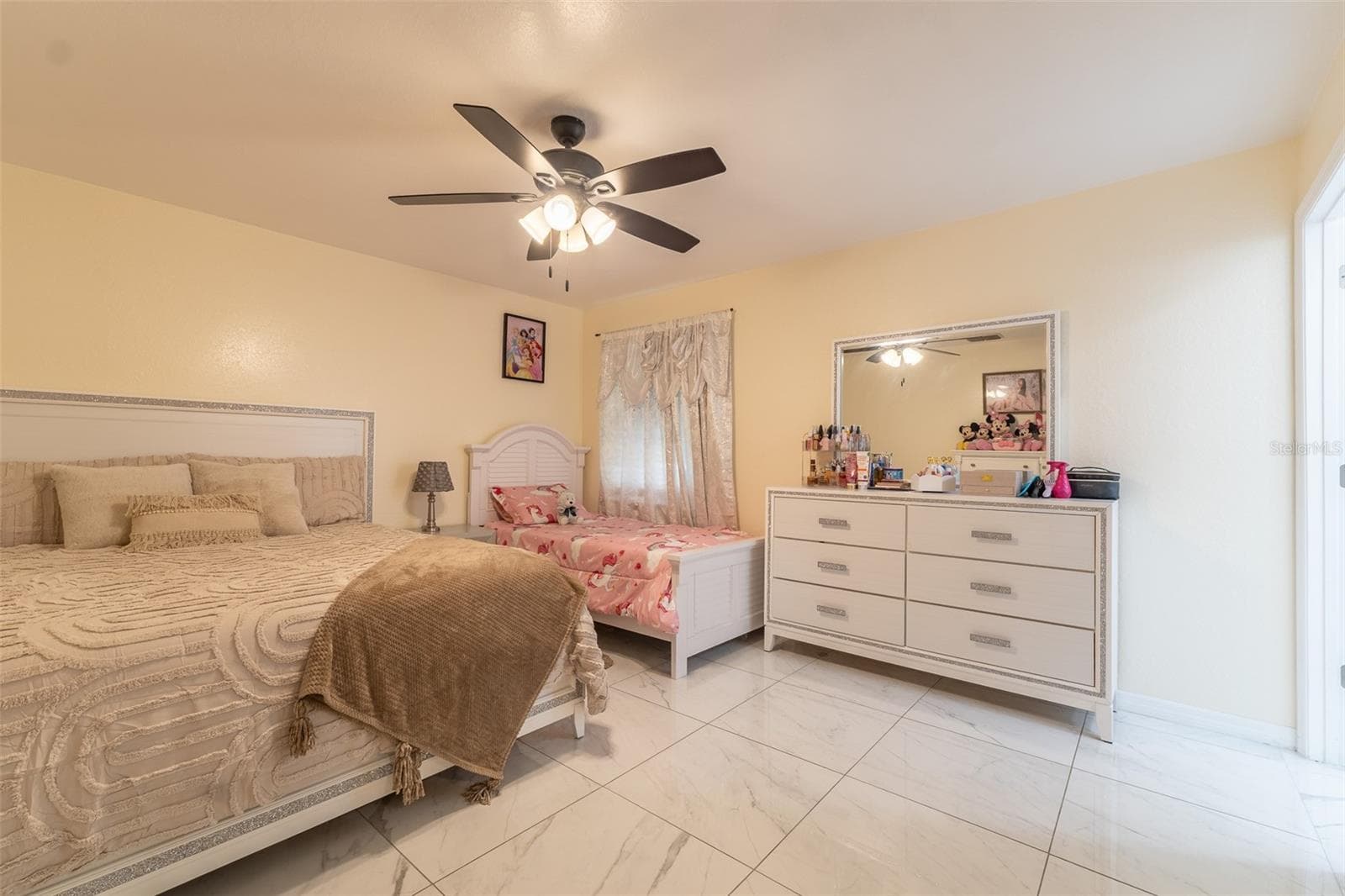 Single Family Residence at 930 HICKS RD, LAKELAND, photo 11 of 22
