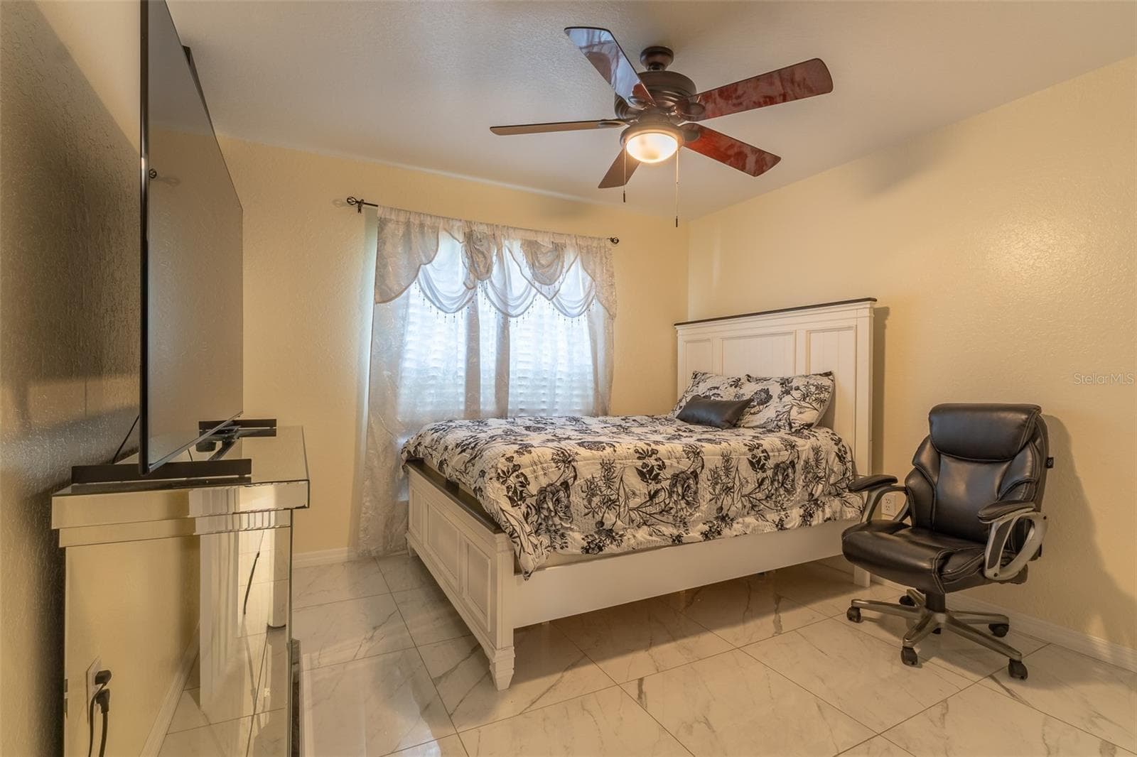 Single Family Residence at 930 HICKS RD, LAKELAND, photo 15 of 22