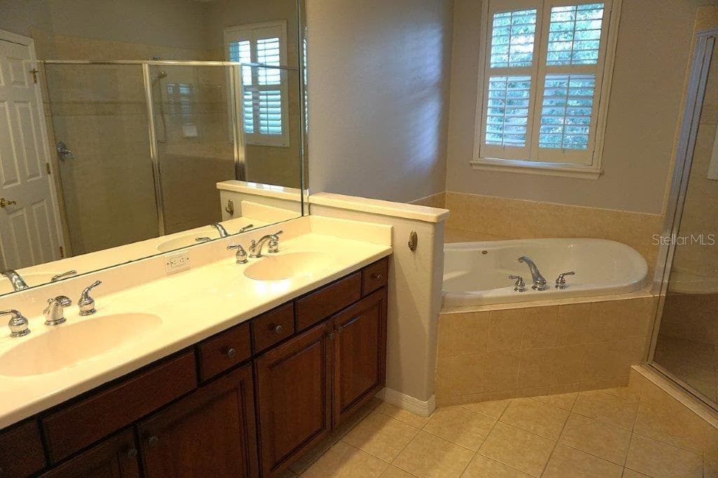Townhouse at 8406 FRESCADA CT, ORLANDO, photo 13 of 32