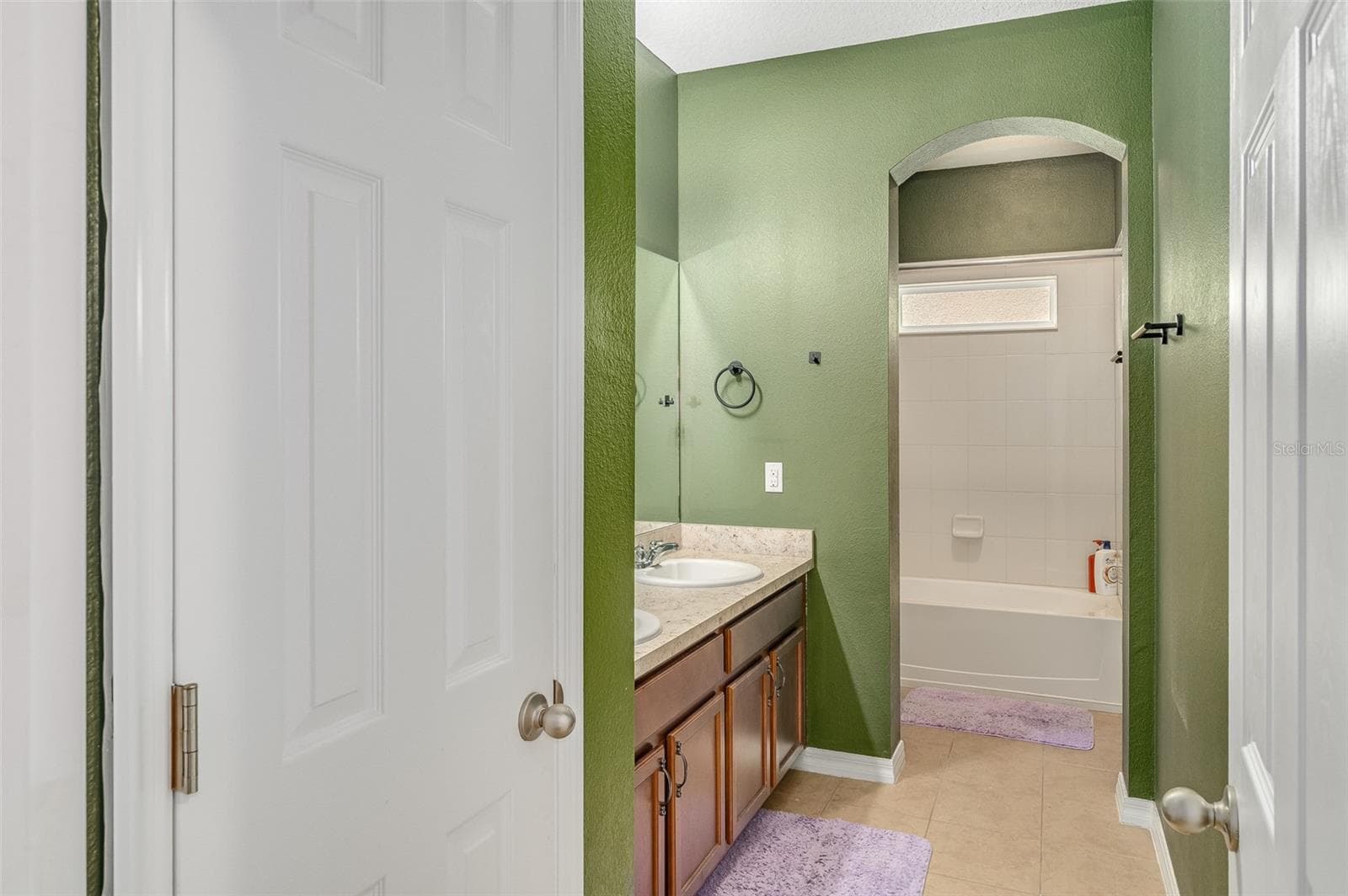 Linen closet, dual sinks - 2711 CYPRESS TREE TRL, ST CLOUD