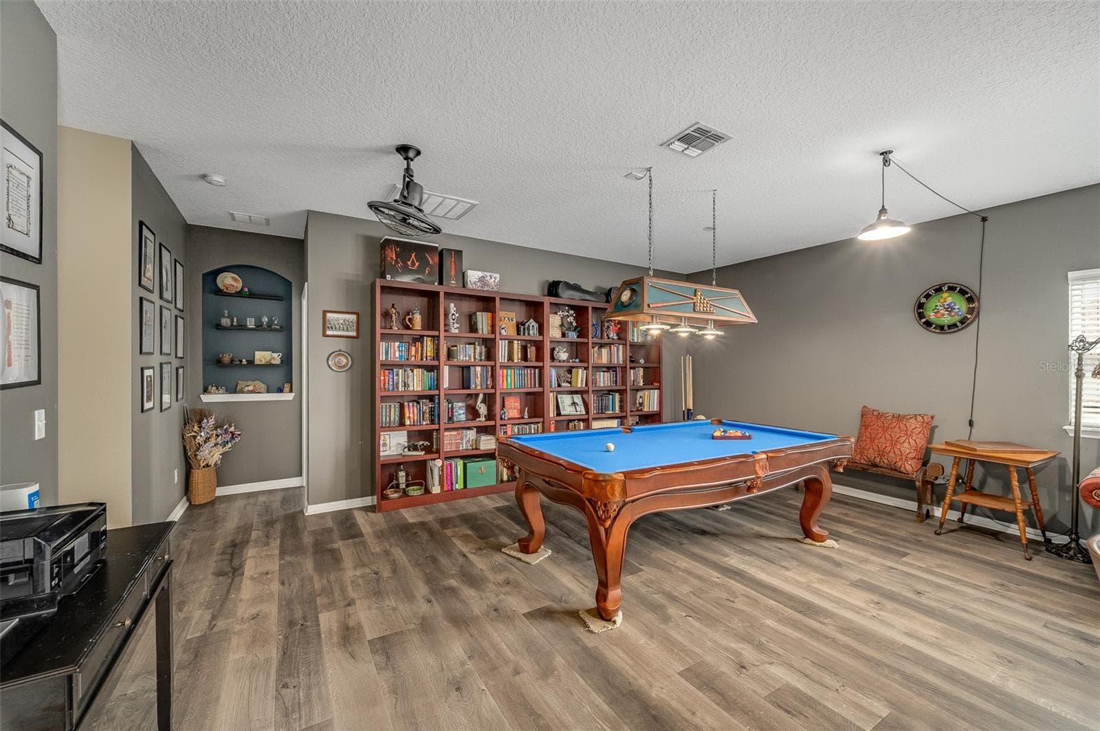 Additional upstairs Primary suite just beyond Library - 2711 CYPRESS TREE TRL, ST CLOUD