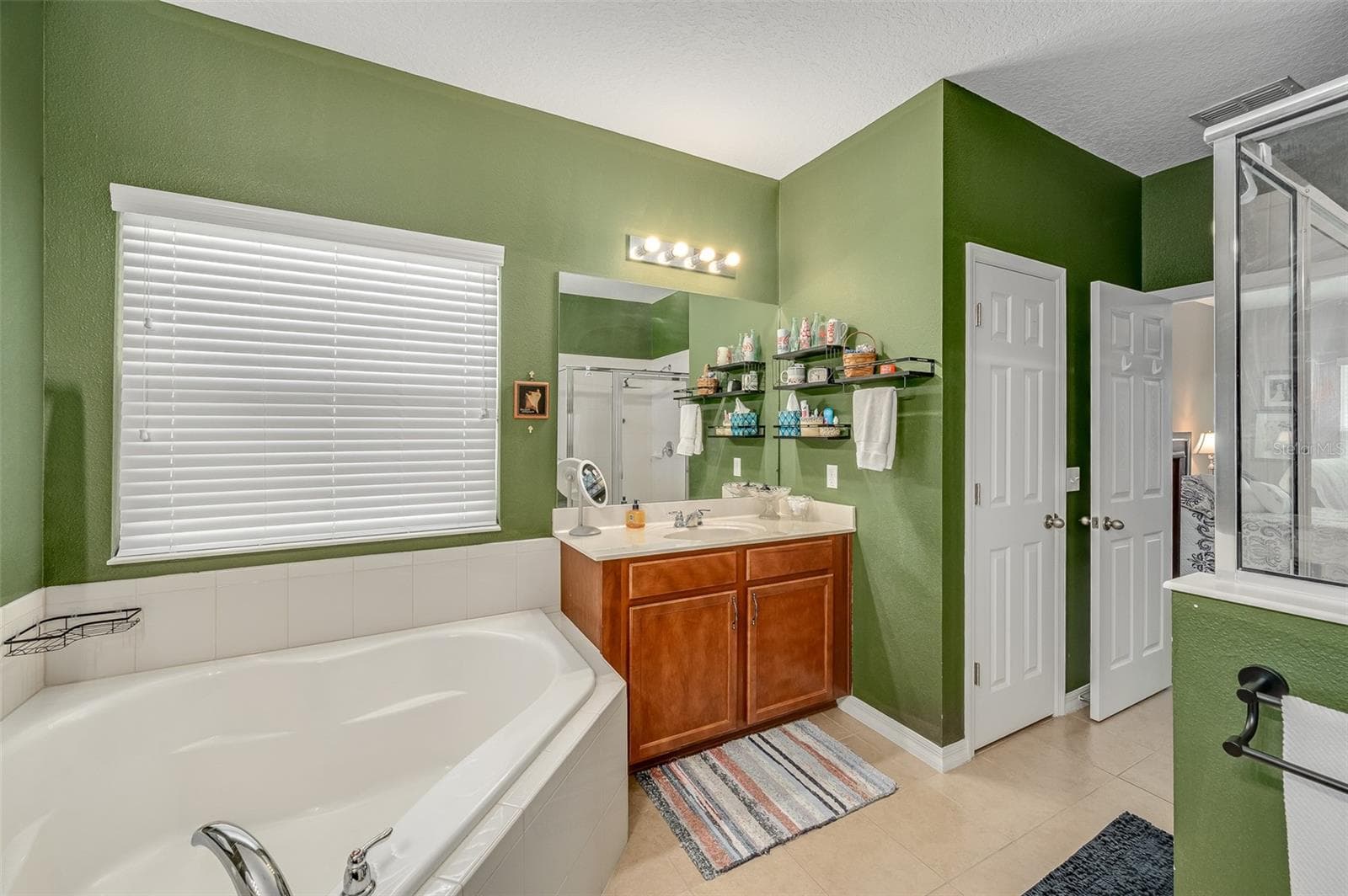 Separate shower and private toilet area - 2711 CYPRESS TREE TRL, ST CLOUD