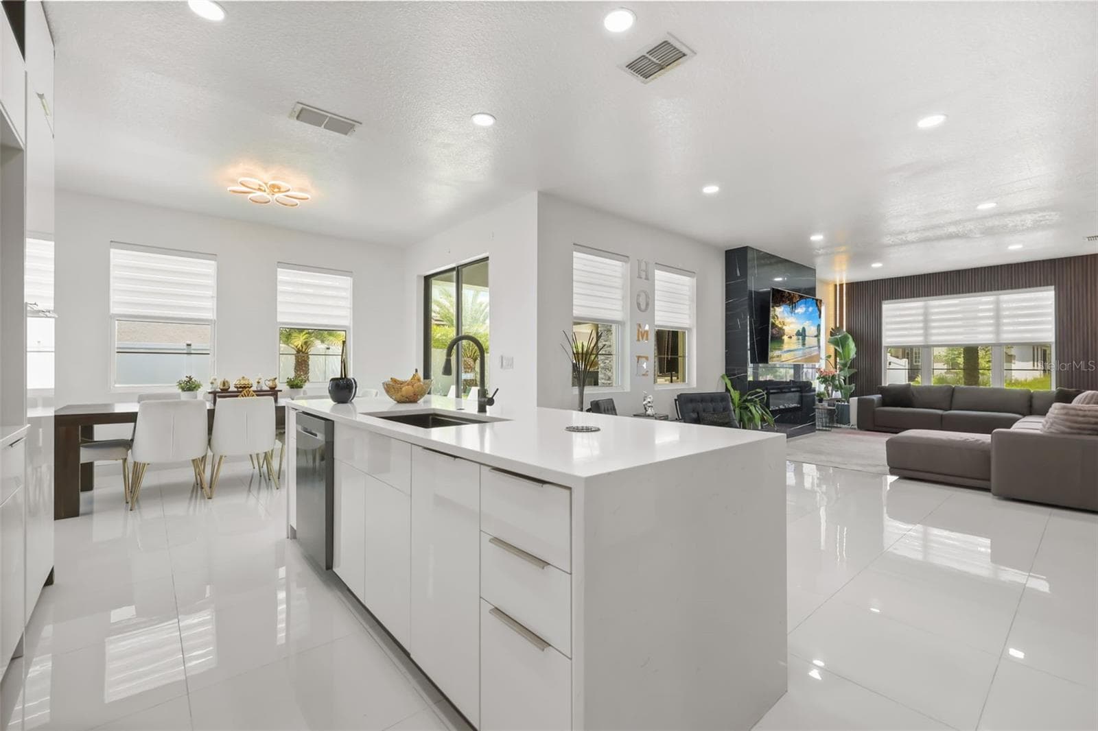 Single Family Residence at 2518 EMPRESS DR, KISSIMMEE, photo 10 of 41