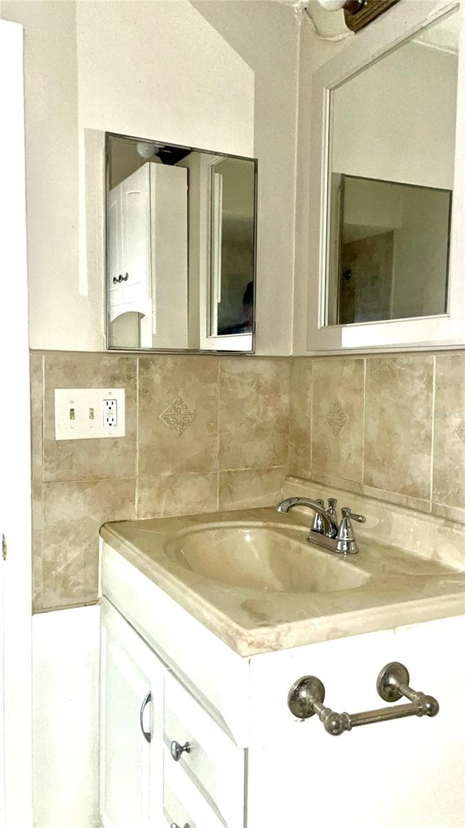 bathroom 2 - 4211 SHELDON PL #4211, NEW PORT RICHEY