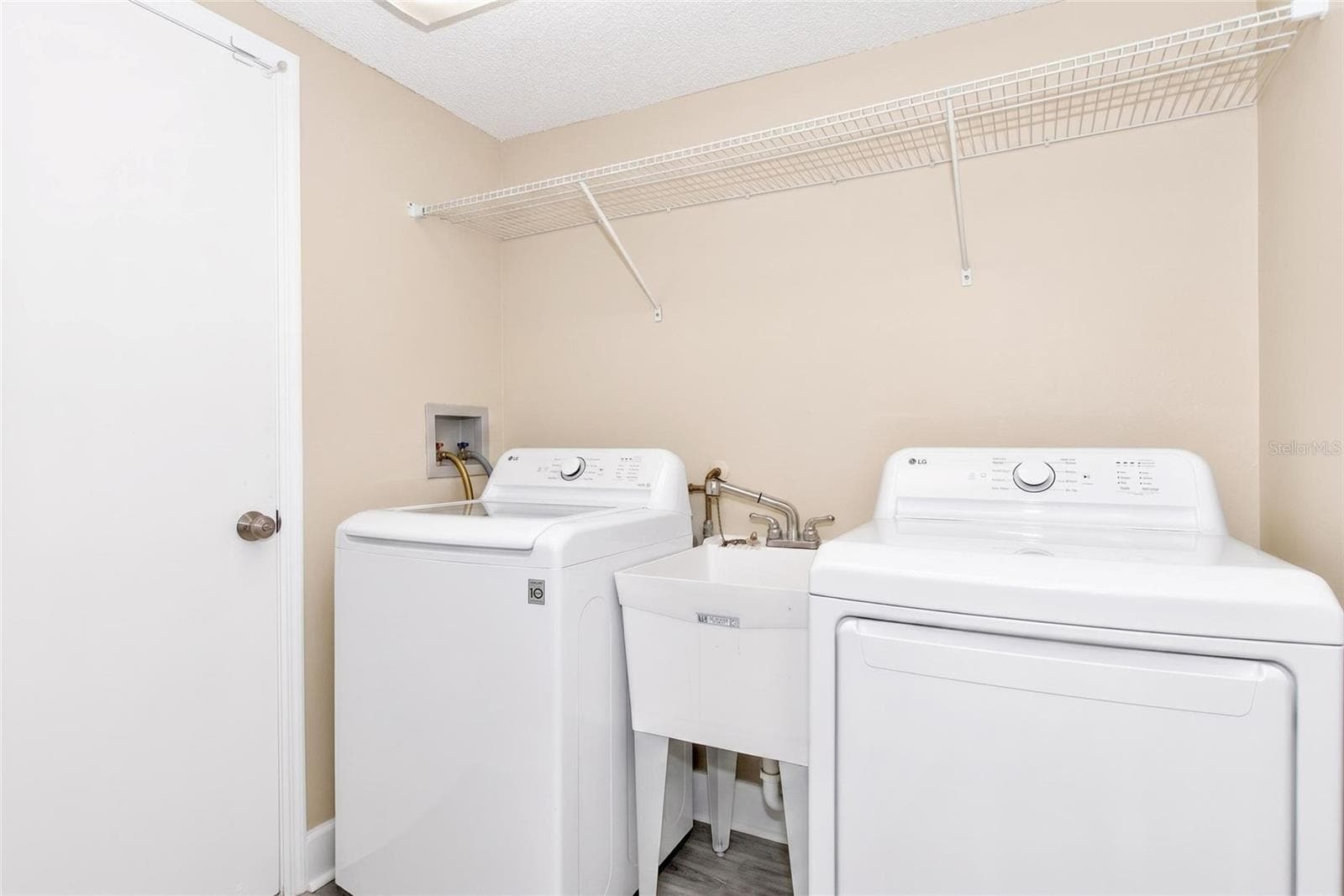 Townhouse at 2524 W BROOK LN, CLEARWATER, photo 21 of 51