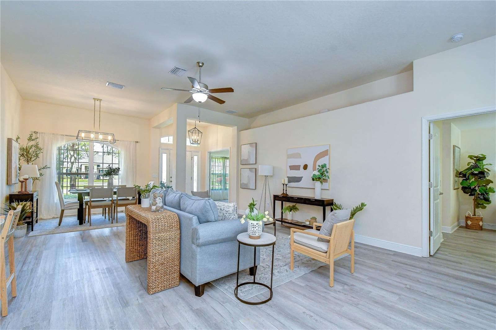 Single Family Residence at 3358 PONYTAIL CT, SPRING HILL, photo 8 of 40