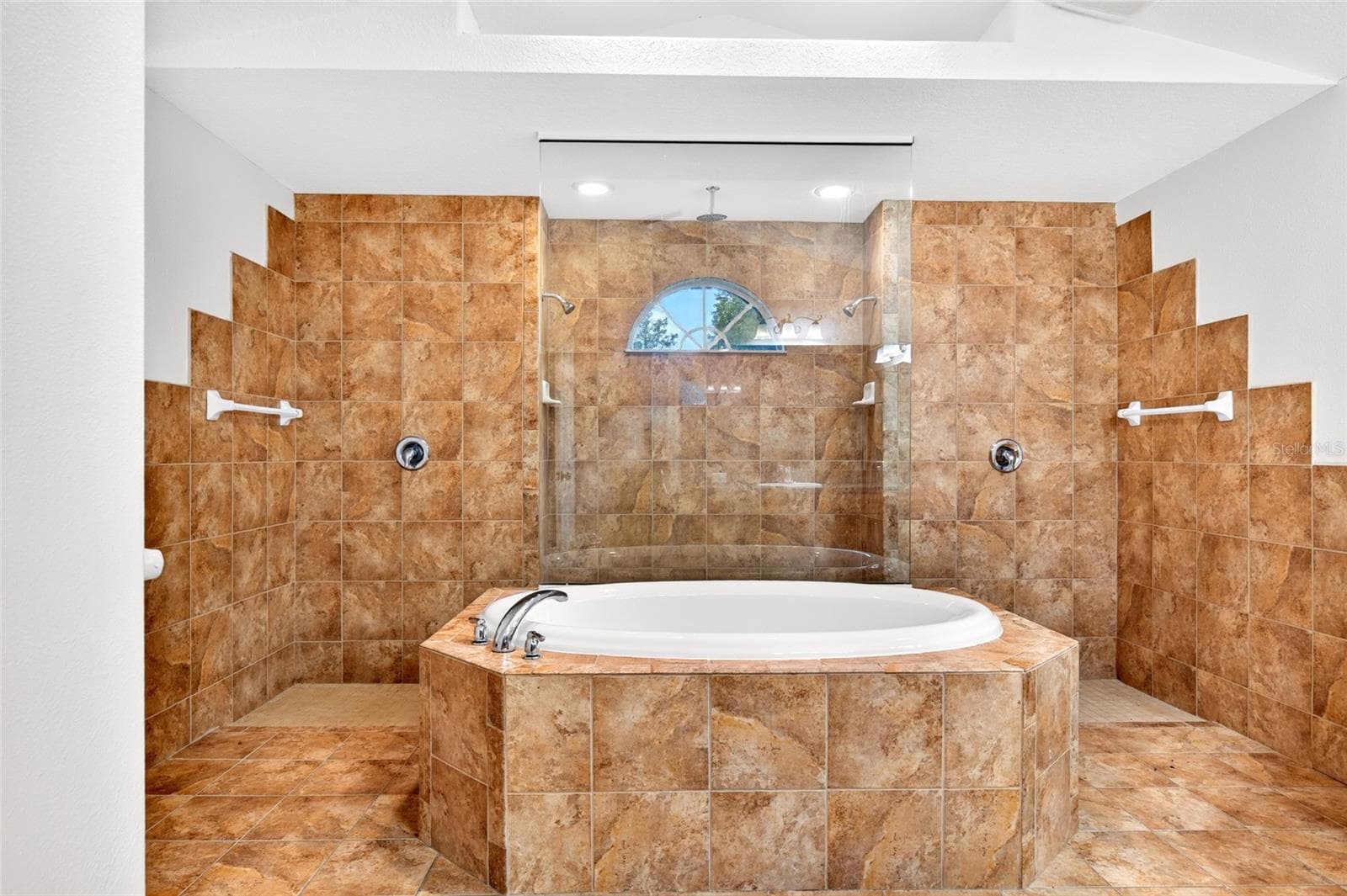 Master Bathroom - 14144 NW 141ST AVE, WILLISTON