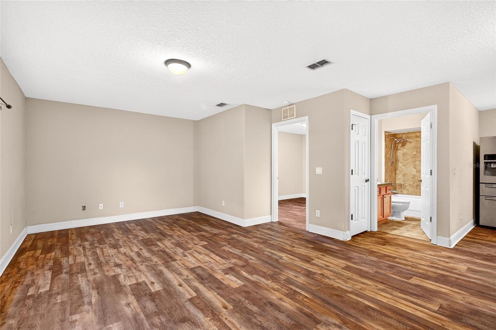 Living Room - Left Side - 14144 NW 141ST AVE, WILLISTON