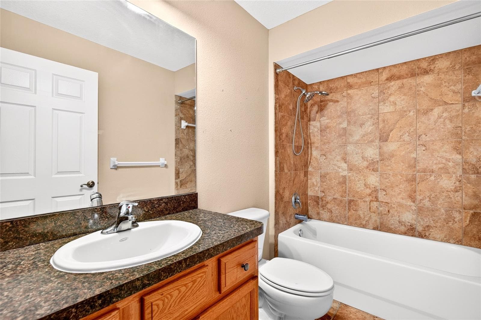 Bathroom - Left Side - 14144 NW 141ST AVE, WILLISTON