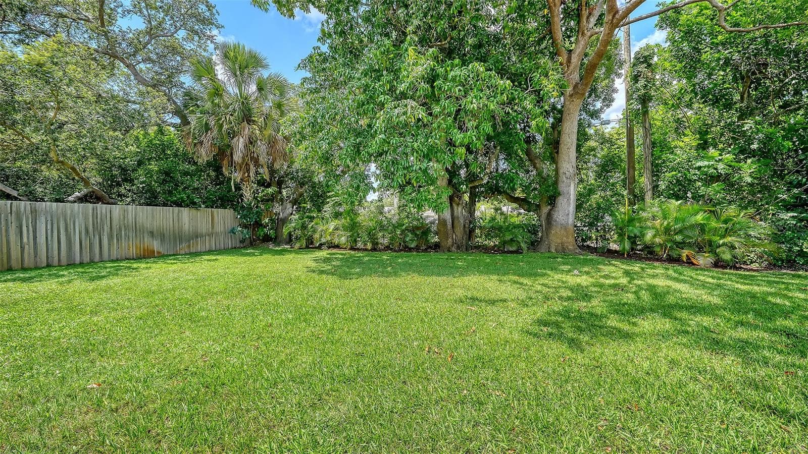 Single Family Residence at 2465 FOSTER LN, SARASOTA, photo 40 of 50