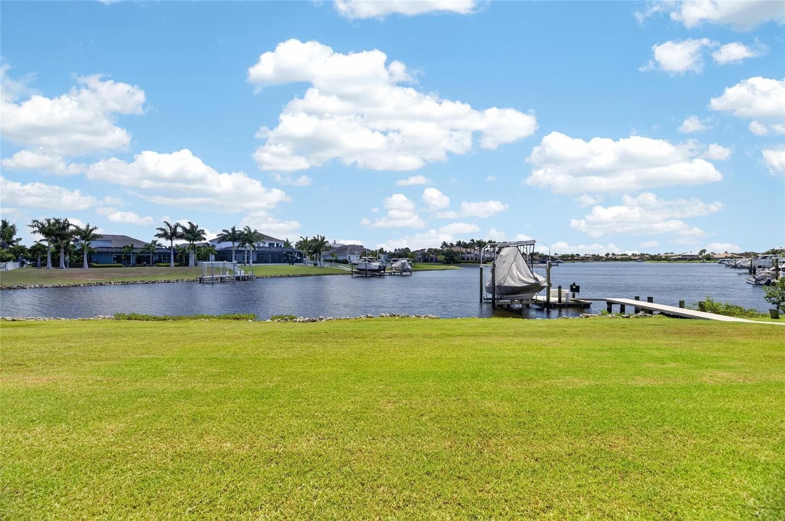 Single Family Residence at 825 MANNS HARBOR DR, APOLLO BEACH, photo 89 of 100