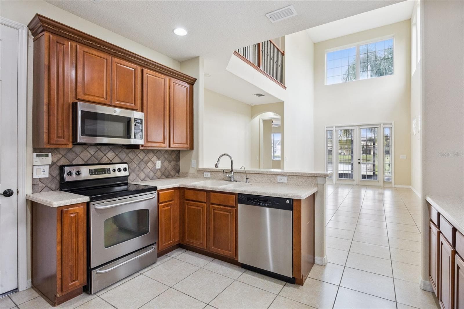 Townhouse at 551 TERRACE SPRING DR, ORLANDO, photo 3 of 41