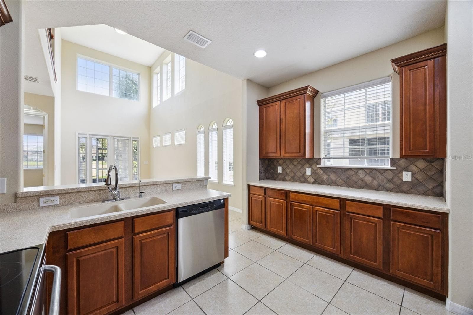 Townhouse at 551 TERRACE SPRING DR, ORLANDO, photo 4 of 41
