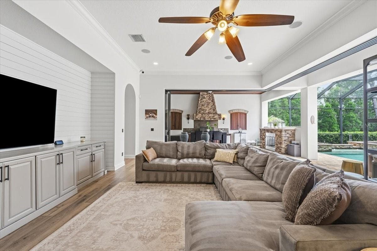 Single Family Residence at 16303 DUNLINDALE DR, LITHIA, photo 4 of 69