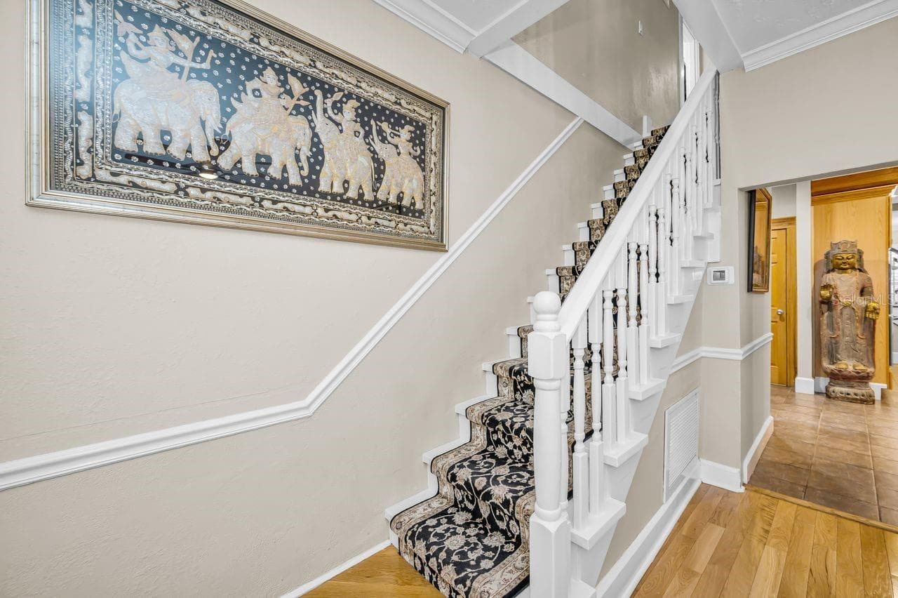 Staircase #1 - 732 NE OAK ST, ST PETERSBURG