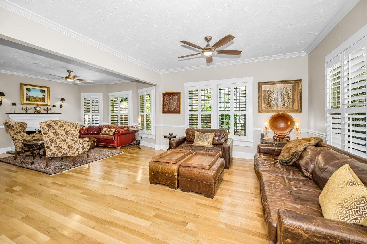 Single Family Residence at 732 NE OAK ST, ST PETERSBURG, photo 17 of 98