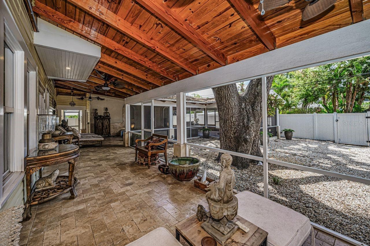 Rafters to travertine paver through out. - 732 NE OAK ST, ST PETERSBURG