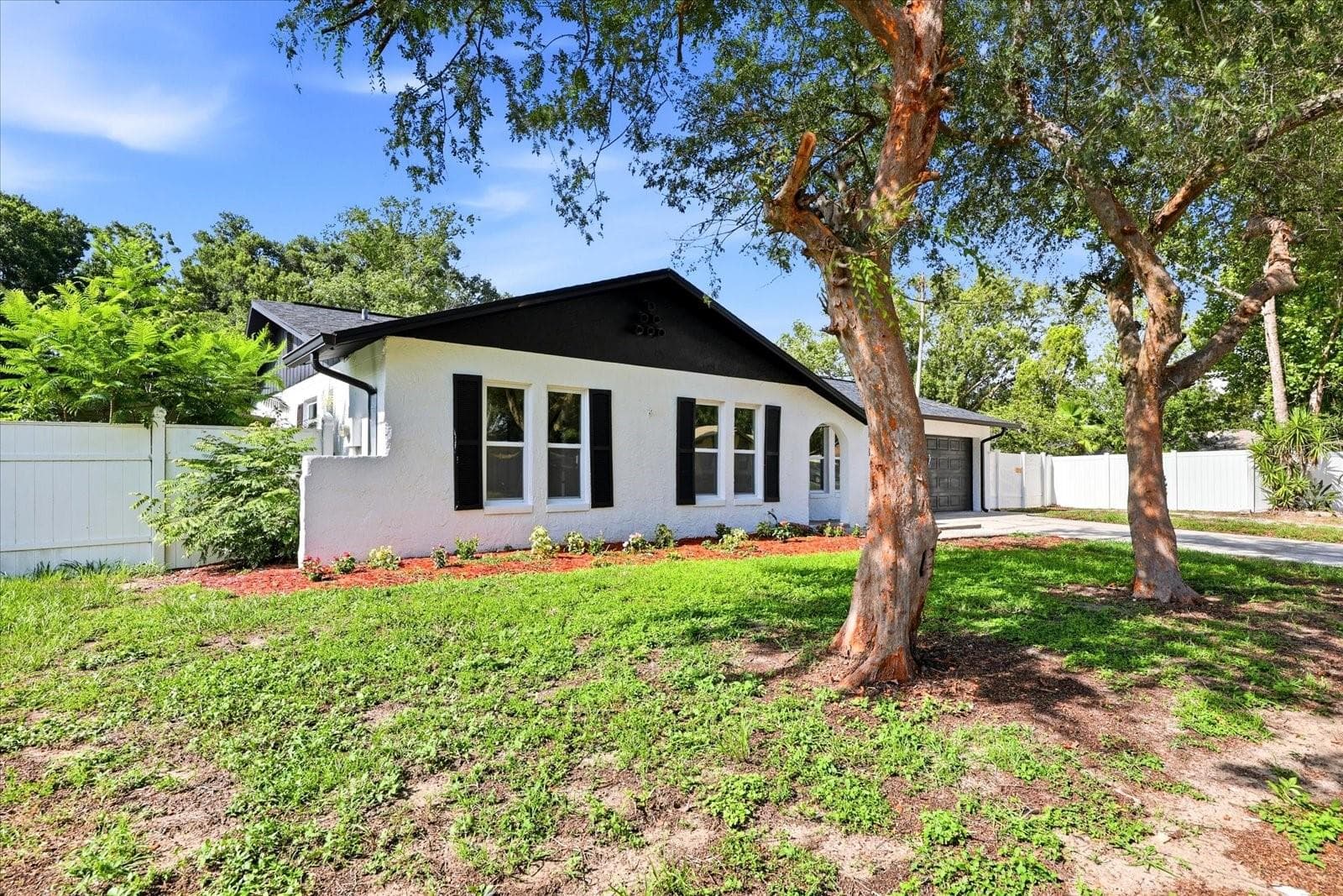 Single Family Residence at 3304 KING RICHARD CT, SEFFNER, photo 3 of 46