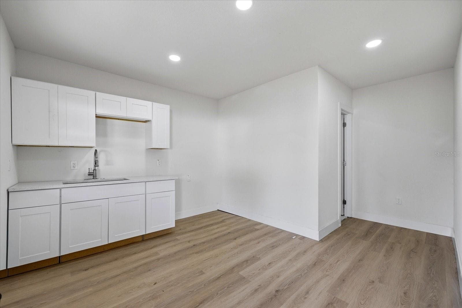 Single Family Residence at 3304 KING RICHARD CT, SEFFNER, photo 33 of 46