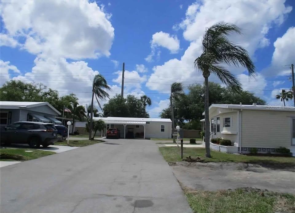 Manufactured Home at 5208 5TH B ST E, BRADENTON, photo 5 of 43
