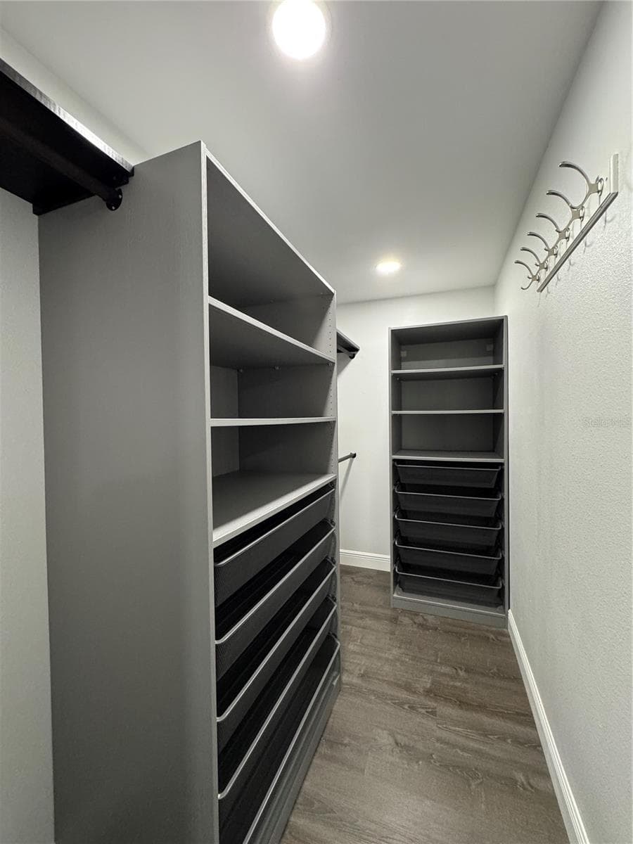 large walk-in closet - 1809 STELLA CT N, LAKELAND