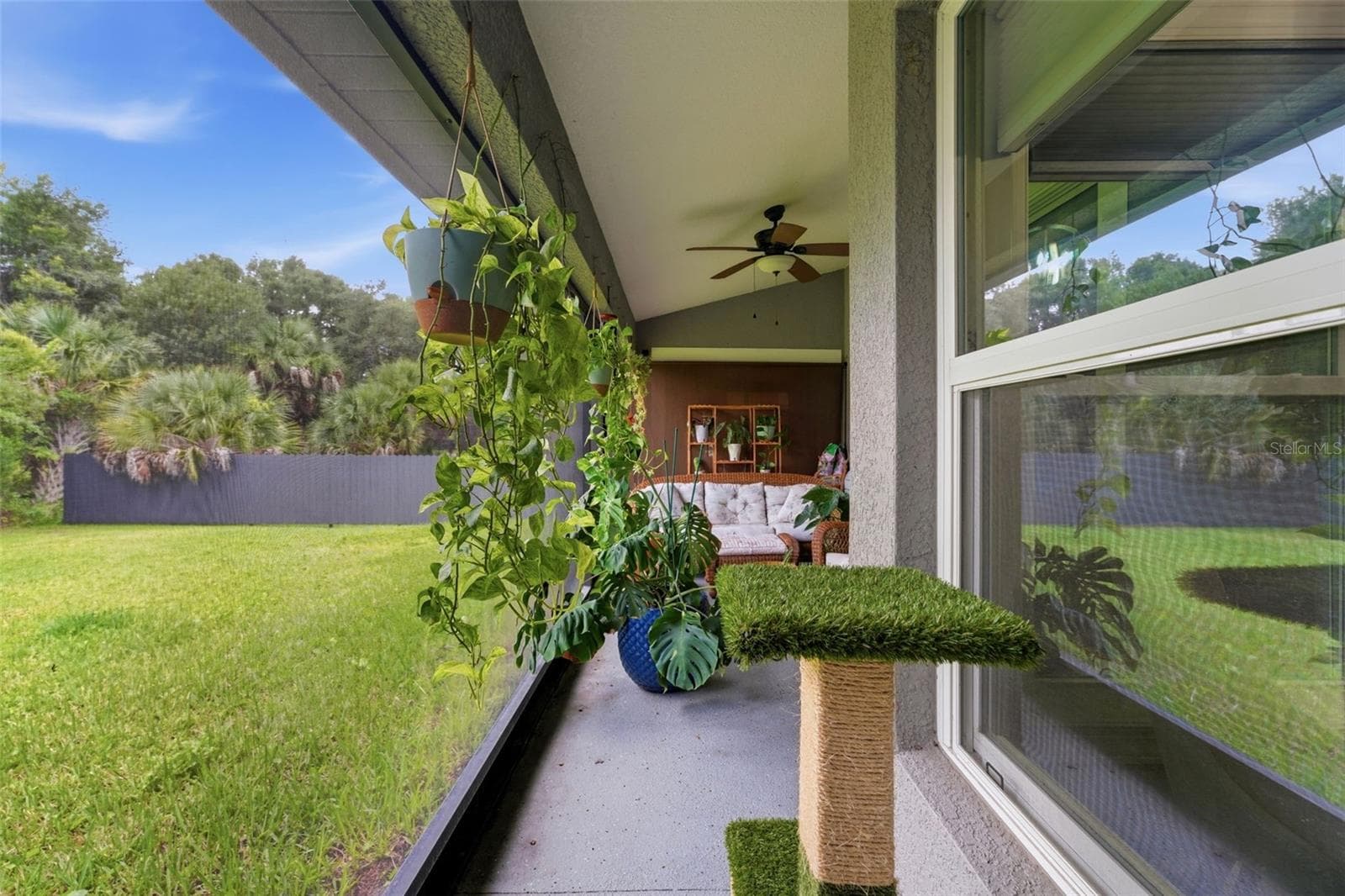 Lanai - 6755 TROPICAIRE BLVD, NORTH PORT