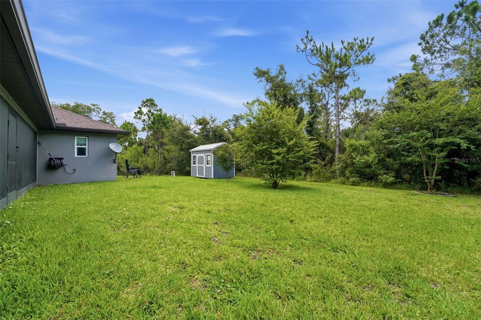 Plenty of room to convert your outdoor space - 6755 TROPICAIRE BLVD, NORTH PORT