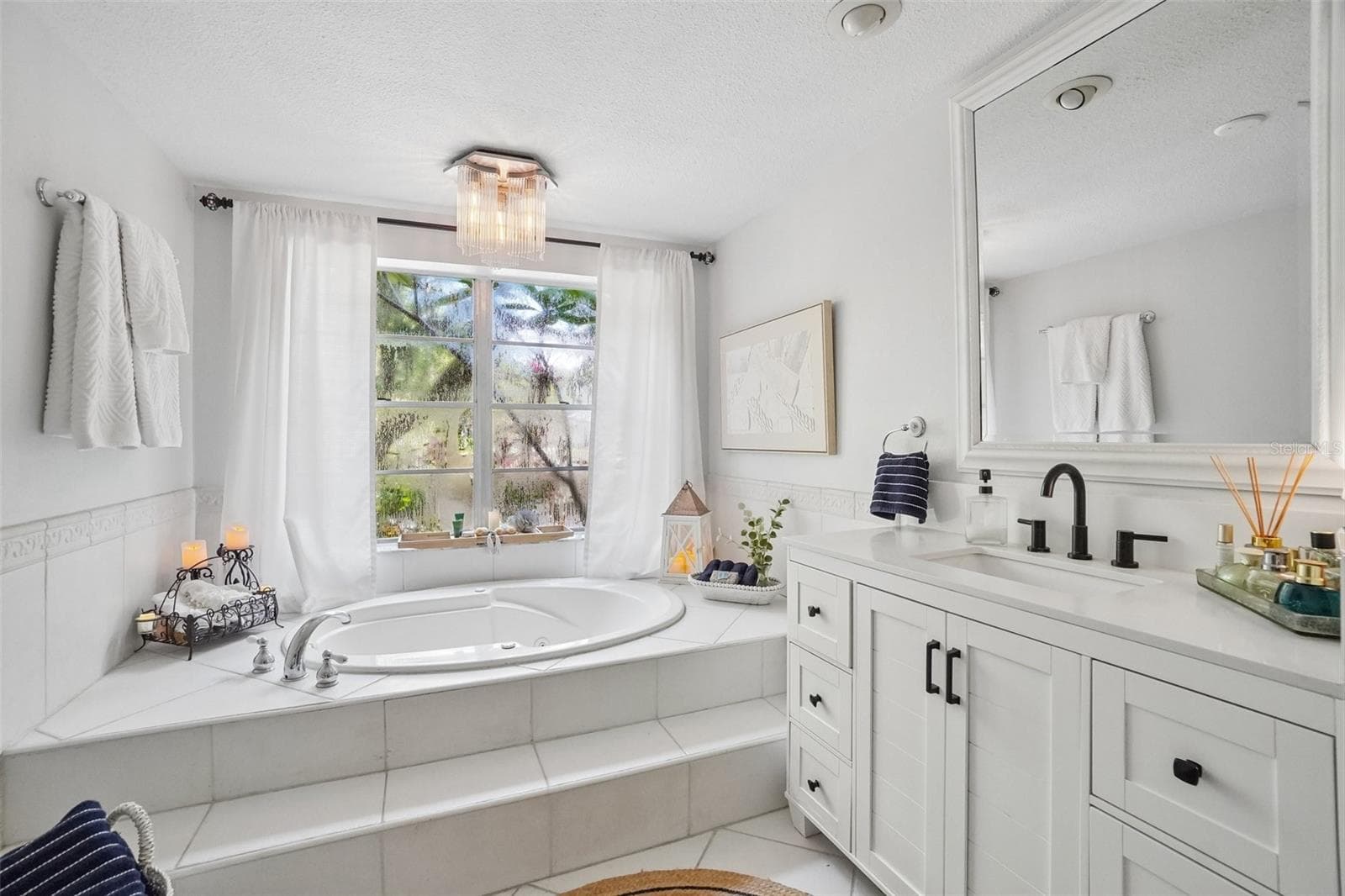 Primary Bath - 1204 E PARK CIR, TAMPA