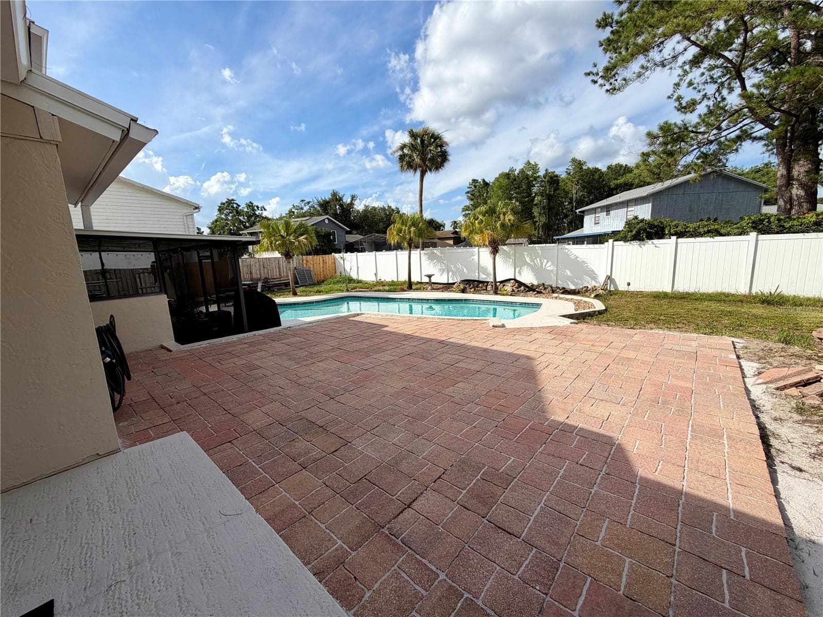 Brand new paver patio, great for entertaining! - 15705 CASHMERE LN, TAMPA