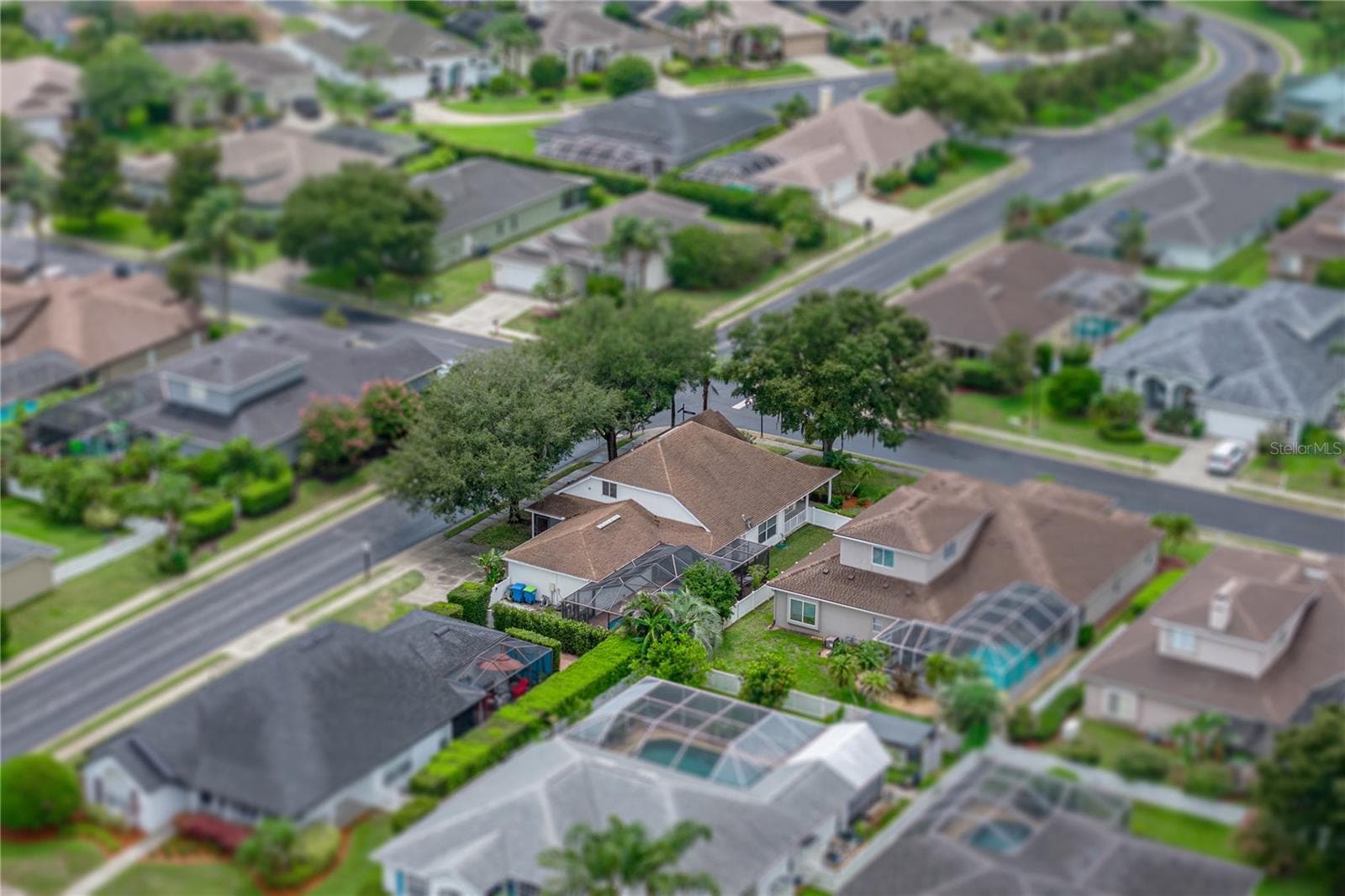 Corner lot - 2024 LARKSPUR CT, TRINITY