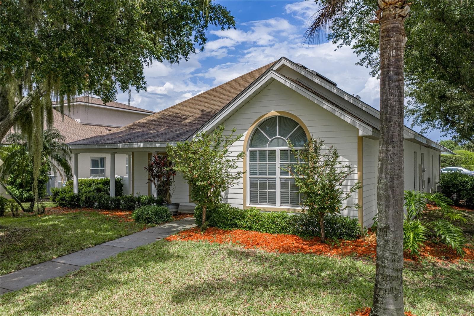 Corner lot - 2024 LARKSPUR CT, TRINITY