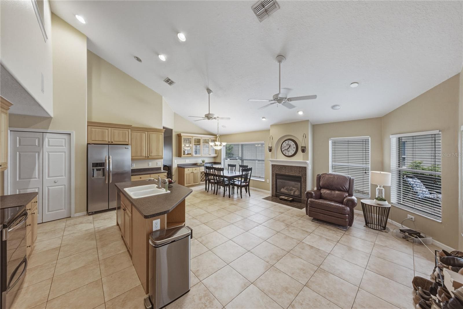 Family, kitchen and dining room combo - 2024 LARKSPUR CT, TRINITY