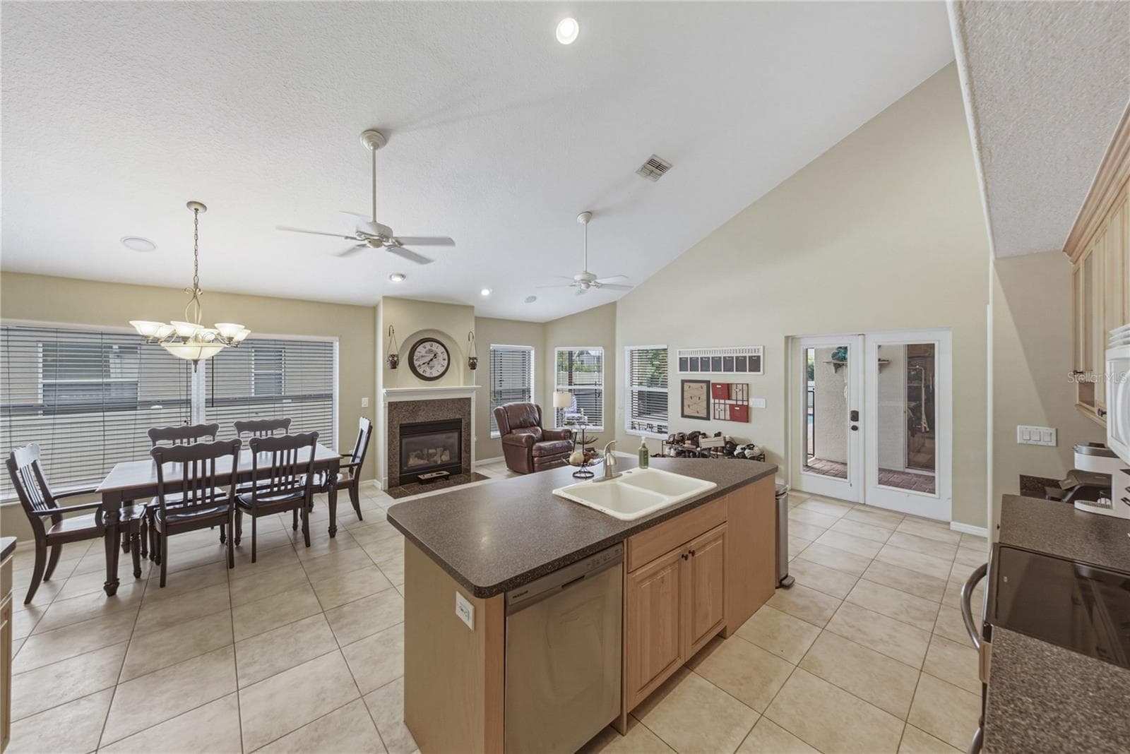 Family, kitchen and dining room combo - 2024 LARKSPUR CT, TRINITY