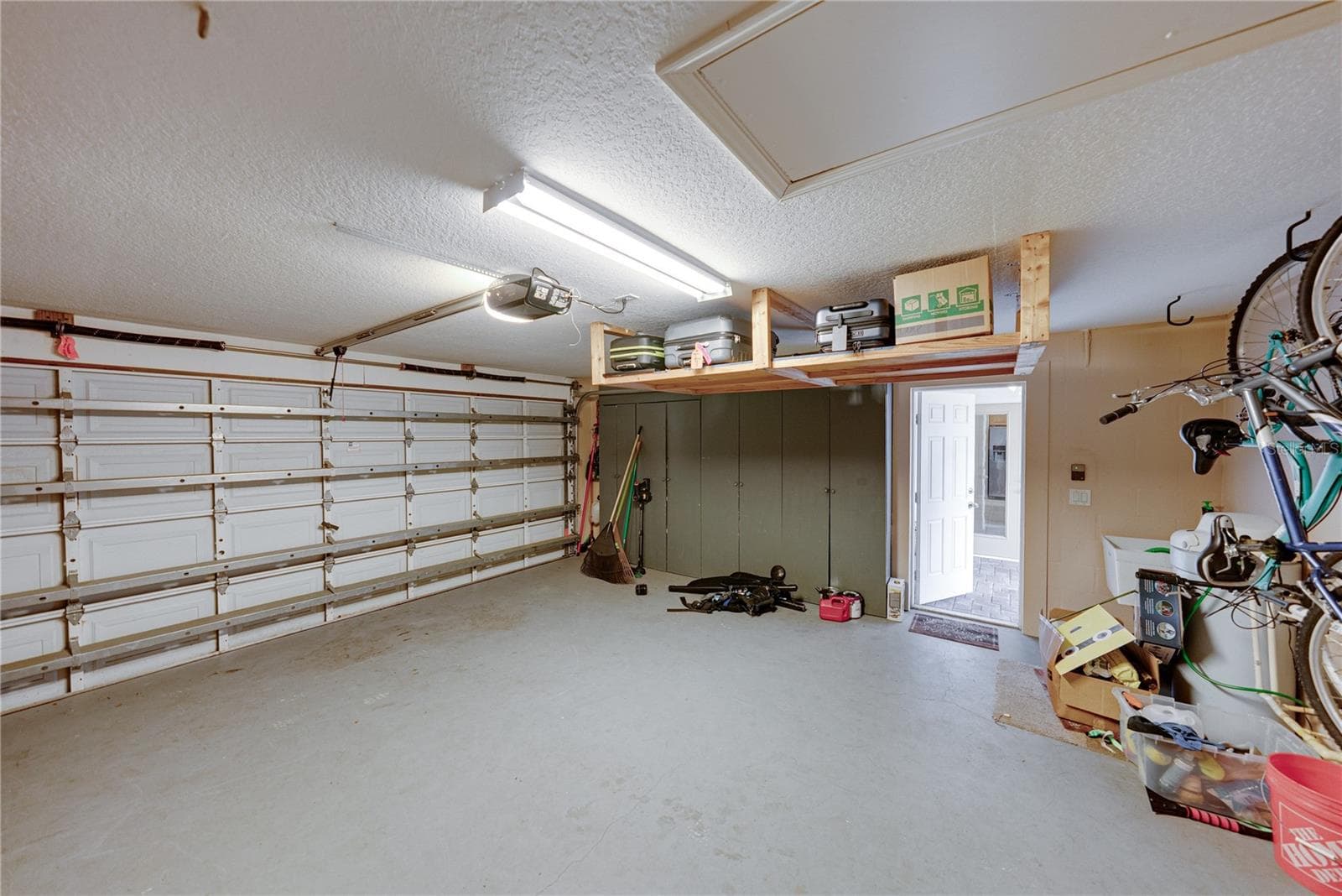 Two car detached garage - 2024 LARKSPUR CT, TRINITY