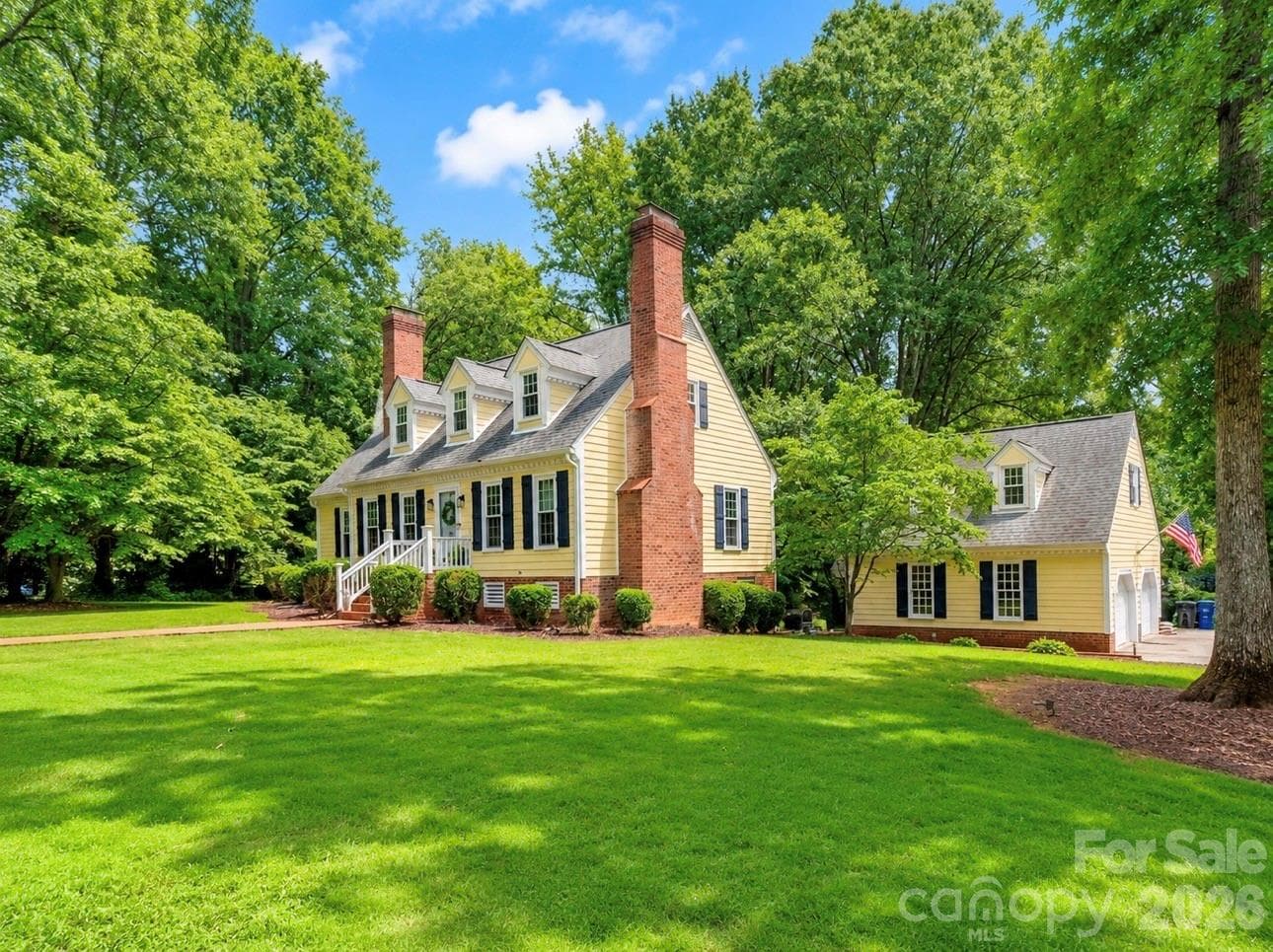 House and detached garage - 469 Augusta Drive, Statesville