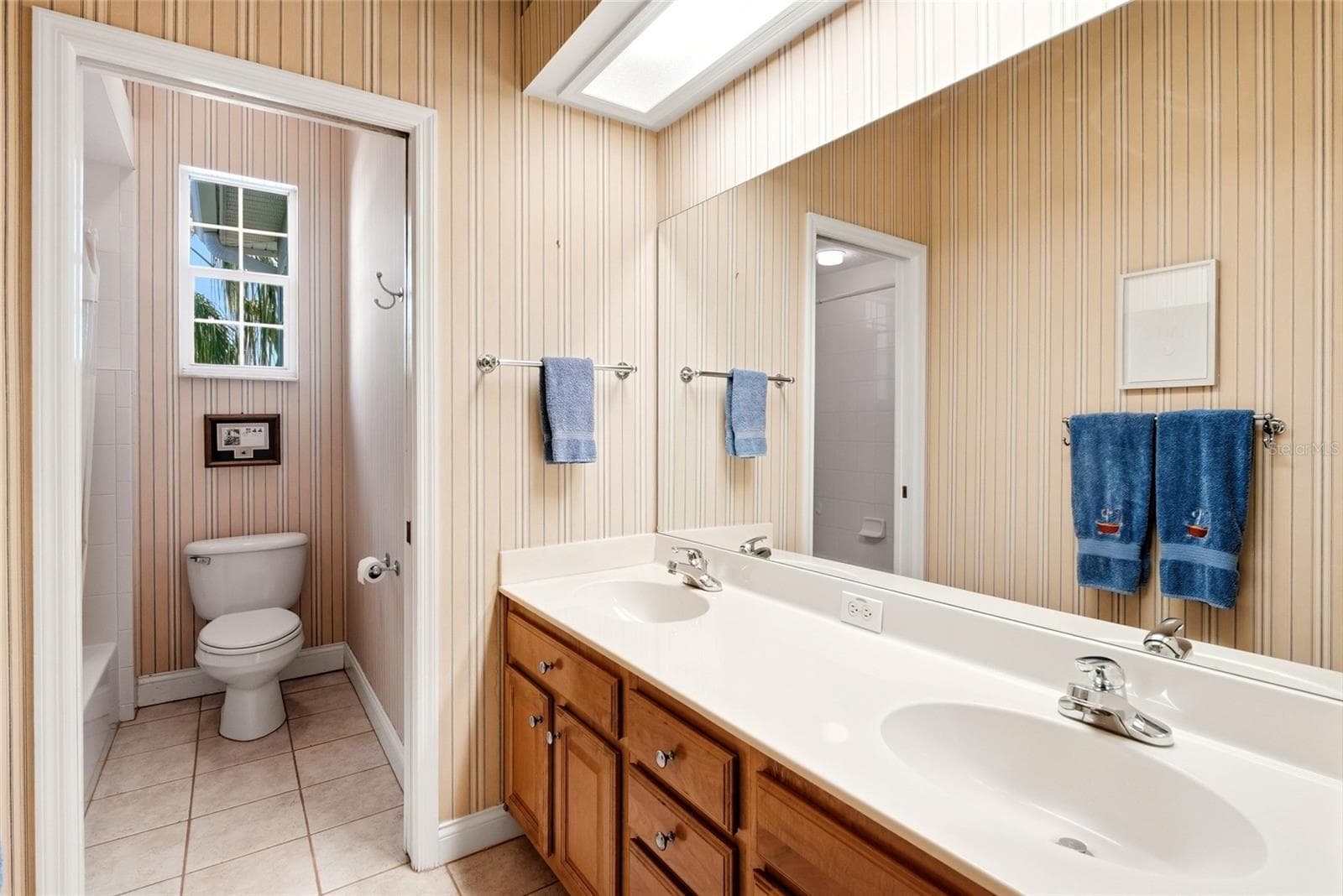 Single Family Residence at 1246 DARLINGTON OAK CIR NE, ST PETERSBURG, photo 43 of 79